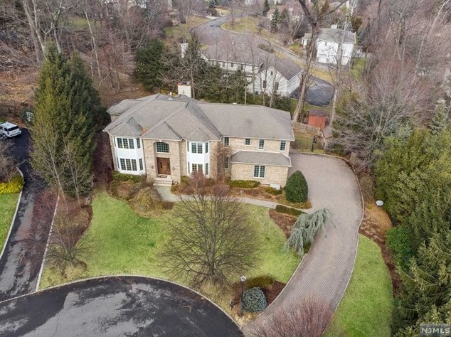 45 Berkshire Rd, Westwood, NJ 07677-7800