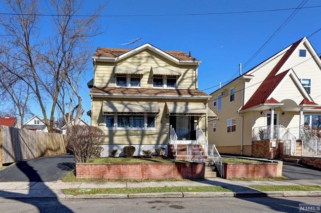 242 Stanley Pl #2, Hackensack, NJ 07601