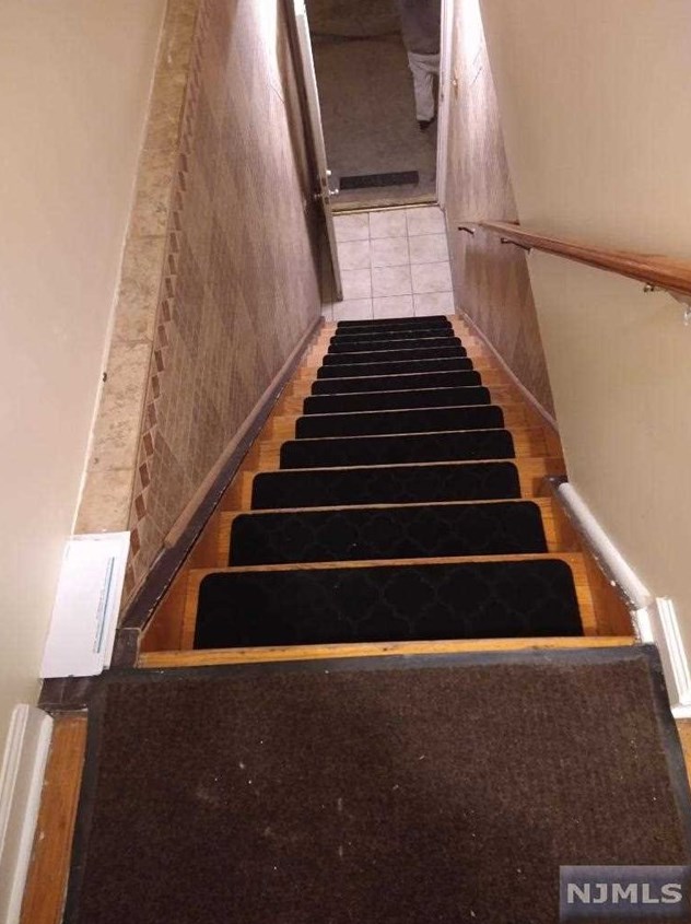 327 Claremont Ave #1, Jersey City, NJ 07305