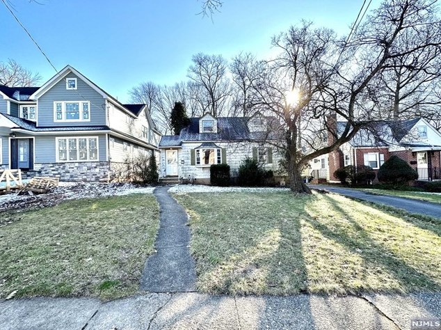 217 Wales Ave, River Edge, NJ 07661