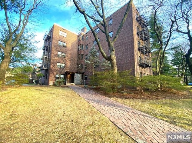 3050 Edwin Ave #1e, West Fort Lee, NJ 07024