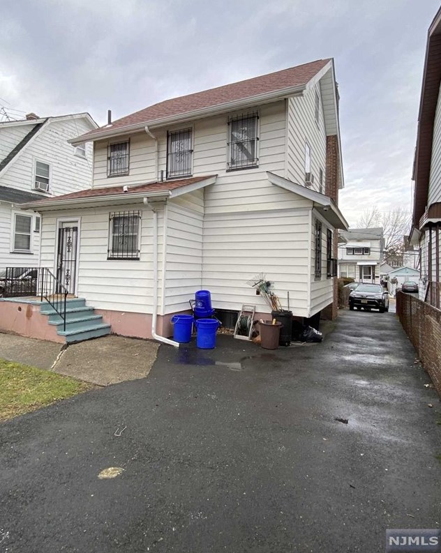 26 Lenox St, Newark NJ  07106-3005 exterior