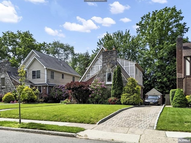676 Ramapo Rd, Teaneck, NJ 07666