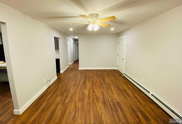 3 Oak Grove Rd, West Caldwell, NJ 07006