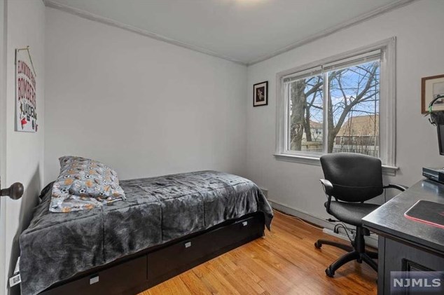 39 Palsa Ave, Elmwood Park NJ  07407-1210 exterior