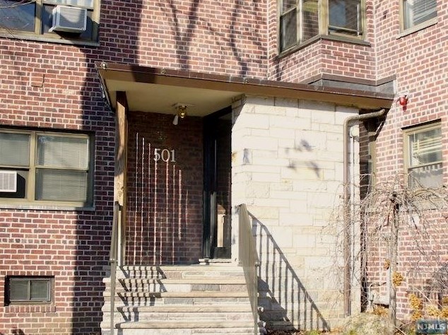 501 Linwood Dr #5j, West Fort Lee, NJ 07024