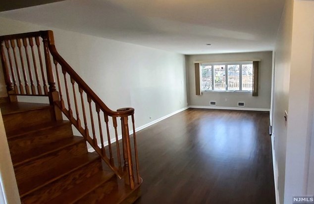 65 Forsythia Ln, Paramus, NJ 07652