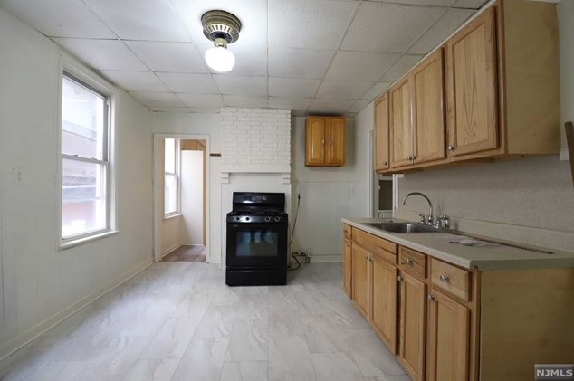 1 Franklin Ave, East Newark, NJ 07029
