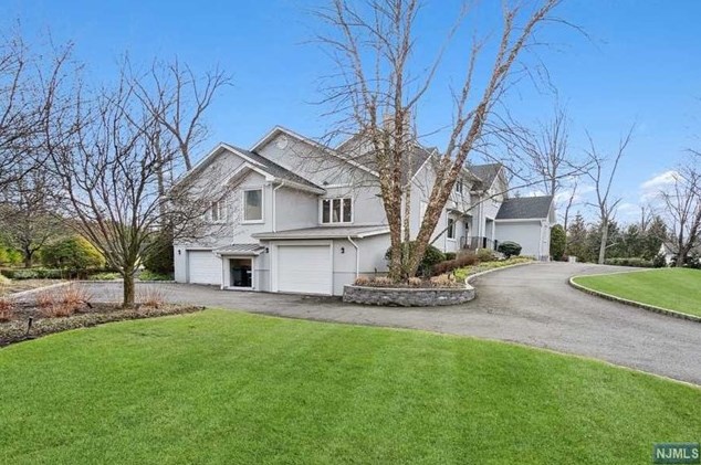 188 Buckingham Rd, Tenafly, NJ 07670-2302