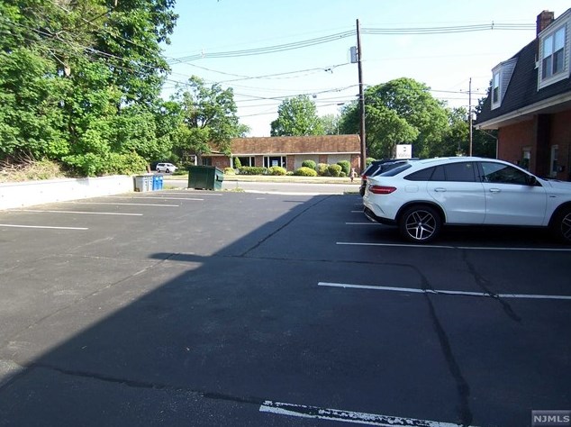 120 Lawrence St, Hillsdale, NJ 07642