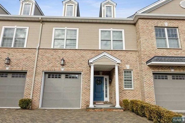 154 Rio Vista Ln, Rockleigh, NJ 07647