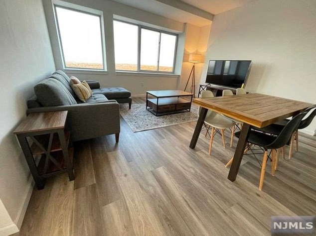 2 Executive Dr #709, West Fort Lee, NJ 07024
