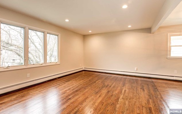 39 Barbara St, Bloomfield, NJ 07003