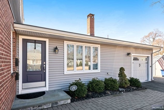 29 Dyer Ave, Emerson, NJ 07630