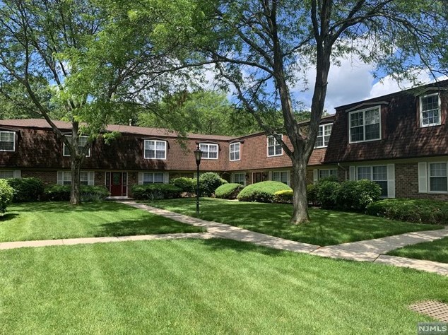350 Sutton Pl #350, Norwood, NJ 07648