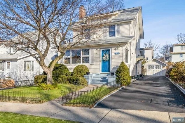 573 Tilden Ave, Teaneck, NJ 07666