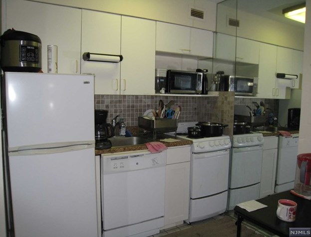 1590 Anderson Ave #12d, West Fort Lee, NJ 07024