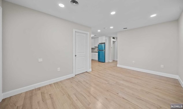 372-378 S Washington Ave #1, Bergenfield, NJ 07621