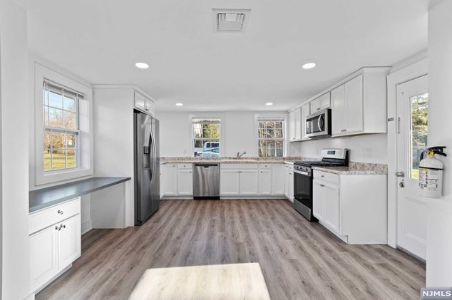296 Ramapo Valley Rd, Oakland NJ  07436-1817 exterior