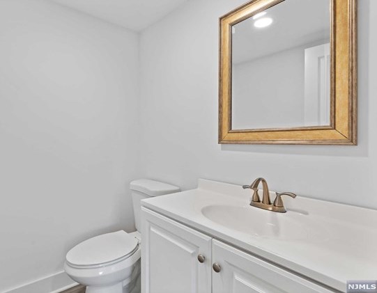 296 Ramapo Valley Rd, Oakland NJ  07436-1817 exterior