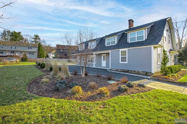 296 Ramapo Valley Rd, Oakland NJ  07436-1817 exterior