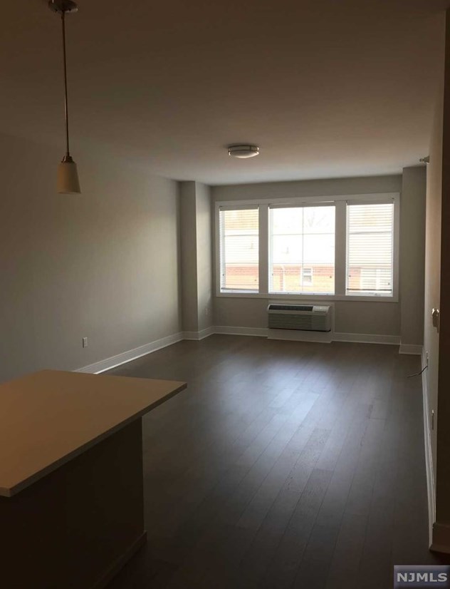 461 Palisades Blvd #205, West Fort Lee, NJ 07024