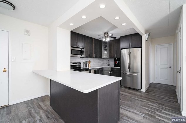 250 Gorge Rd #26f, Cliffside Park, NJ 07010