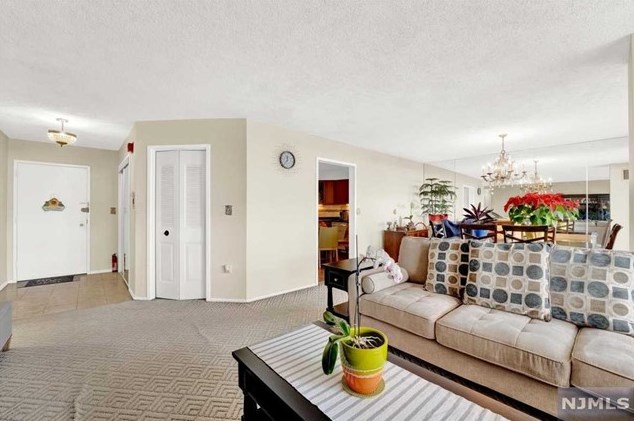 1005 Harmon Cove Tower, Secaucus NJ  07094-1712 exterior