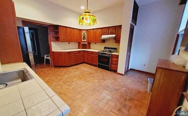 1721 Summit Ave, Union City, NJ 07087