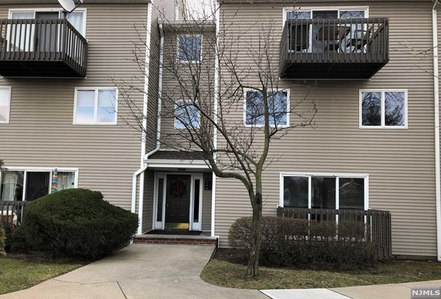 13 Presidential Dr #13, Englewood, NJ 07631