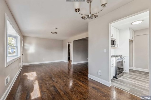 24 Princeton Terrace, Oakland, NJ 07436