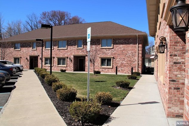 15 E 4th St #4, Clifton, NJ 07011
