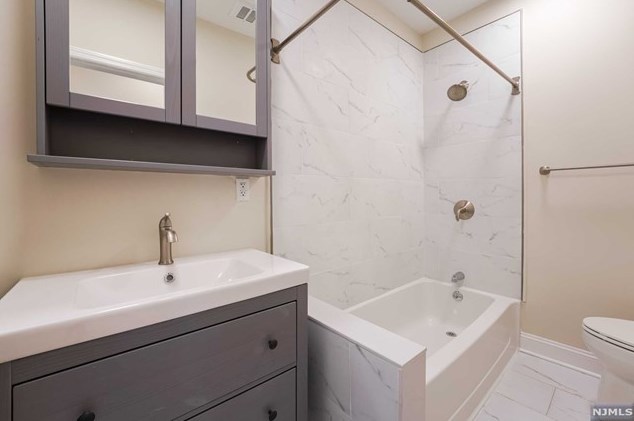 314 27th St #2, Union City, NJ 07087