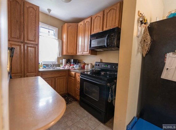 79 Van Winkle Ave, Wallington NJ  07057-1147 exterior