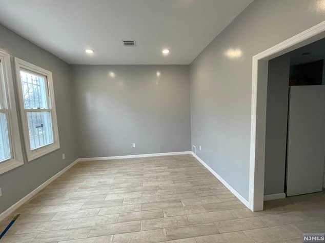 25 Kipp St, Newark, NJ 07108