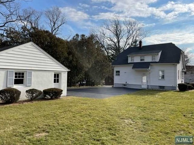 35 Mulder Ln, Midland Pk, NJ 07432
