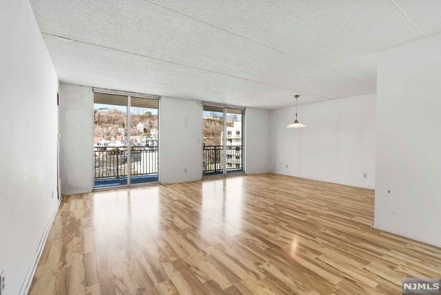 1055 River Rd #1005, Edgewater, NJ 07020