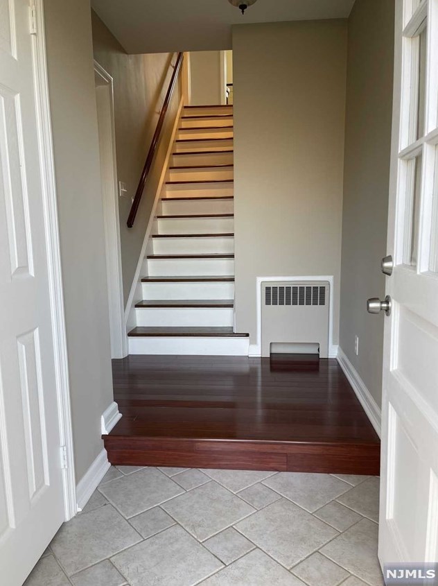 216 Riverside Ave #2, Lyndhurst, NJ 07071