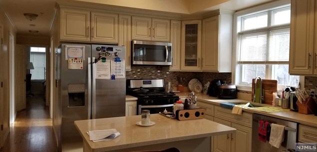21 Grove St, Tenafly NJ  07670-1707 exterior