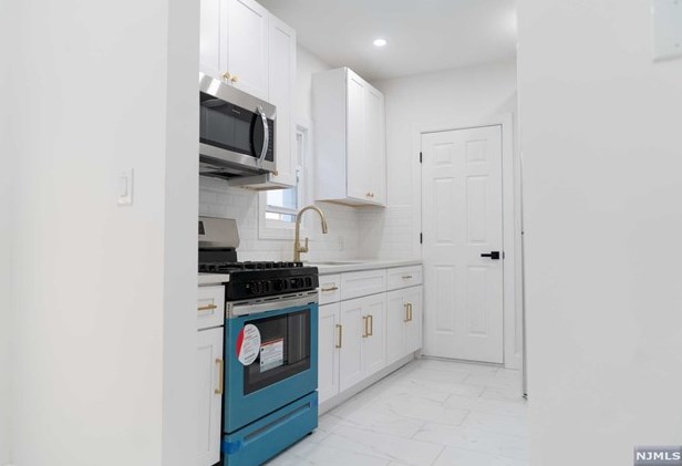 122 Columbia St #1, Wood-Ridge, NJ 07075