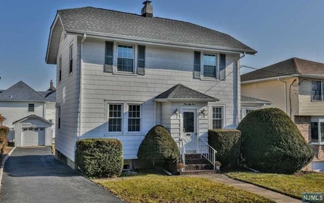 155 Raymond St, Hasbrouck Heights, NJ 07604