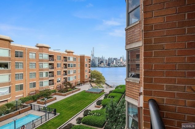 22 Ave At Port Imperial #426, West New York, NJ 07093
