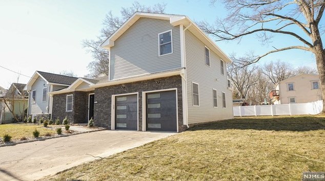 38 Sand Rd, Westwood, NJ 07675-2412