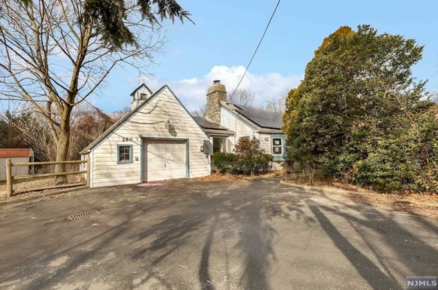 280 Riverside Ave, Rutherford, NJ 07070-2639