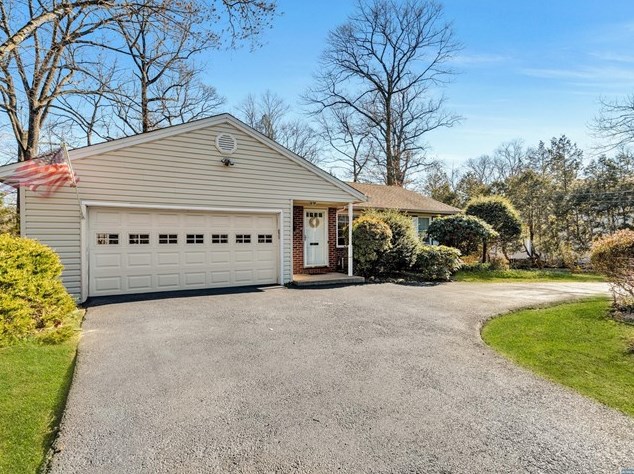 677 Jacquelyn Rd, Westwood, NJ 07676-3833