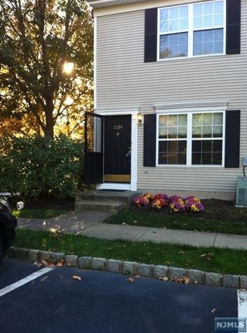 2284 Nash Ct, Mahwah, NJ 07430
