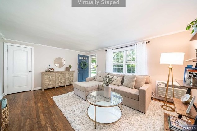 56 Clark Ct, Rutherford NJ  07070-1302 exterior