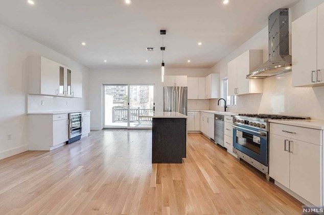 297 Lafayette Ave #a, Cliffside Park, NJ 07010