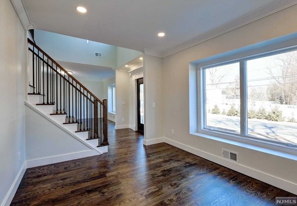 109 Hartland Ave, Emerson NJ  07630-1209 exterior