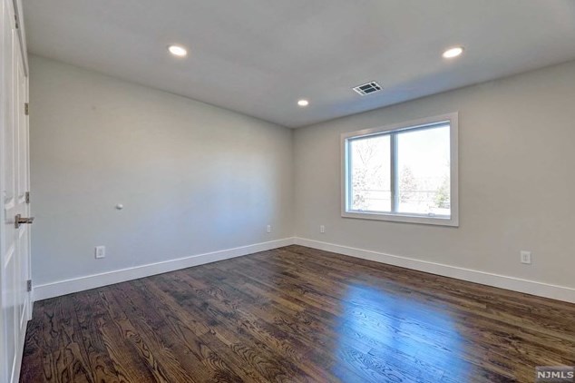 109 Hartland Ave, Emerson NJ  07630-1209 exterior